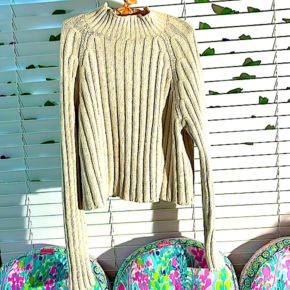 American Eagle cream mock turtleneck sweater - Picture 1 of 5